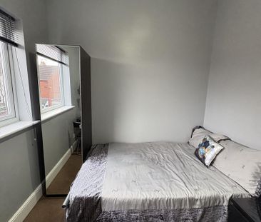 5 bedroom terraced house to rent - Photo 5