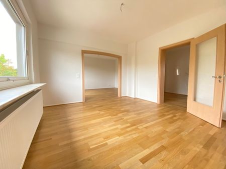 3,5 Zimmer-Wohnung top saniert mit 300 qm Gartenanteil! Ein Traum für Viele - Photo 2