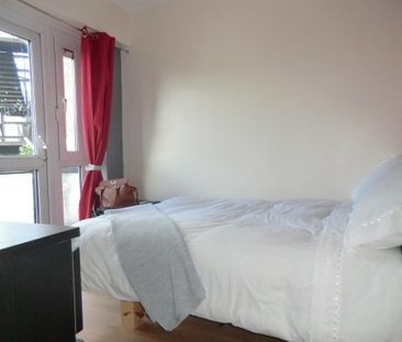 3 bedroom flat share to rent - Photo 1