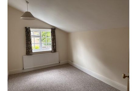 3 bedroom end of terrace house to rent - Photo 3