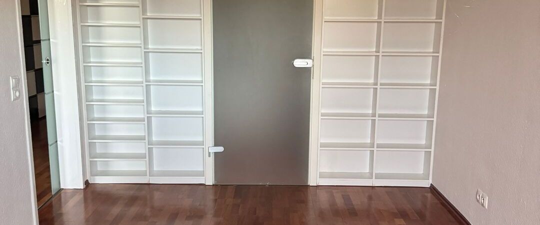 Moderne 2,5-Zimmer-Wohnung mit Balkon und Blick ins Grüne... - Photo 1