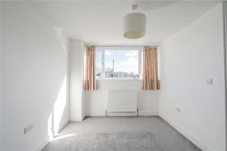 3 bedroom bungalow to rent - Photo 4