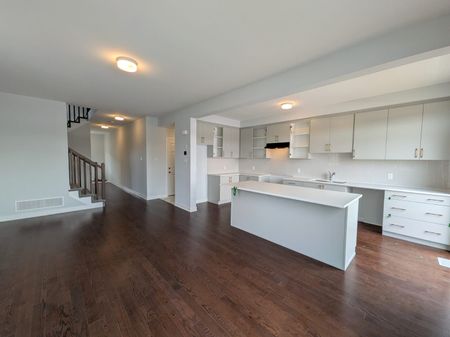 For Lease - 482 Patrick Street, North Grenville, Ontario - Photo 3