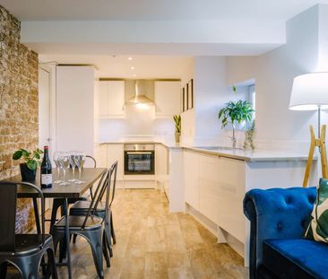 Newly refurbished 5 bedroom home located in Scotforth Bedroom 2 - Photo 3