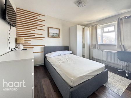 1 bedroom in a house share to rent - Photo 4