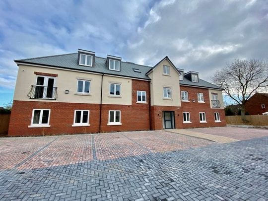 Danelaw Court, Hinckley, LE10 - Photo 1