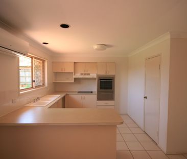 Four Bedroom Home with Large Yard - Photo 4