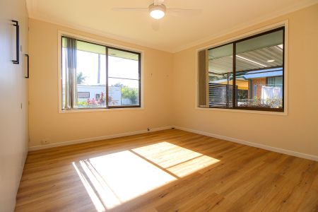 BRIGHT, BRICK BEAUTY - Photo 3