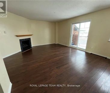 39 THORNBURY CRESCENT - Photo 4