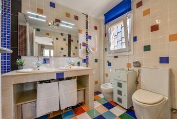 FOR RENT VILLA MORAIRA with 4 bedrooms for LONG TERM NEAR THE BEACH AND THE CITY