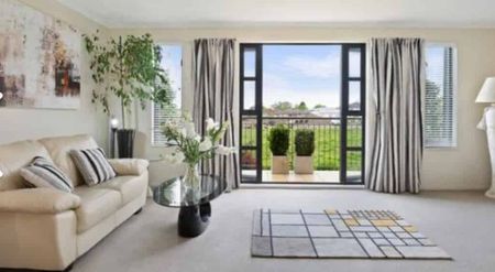 4 BDR Townhouse For Rent - Photo 3