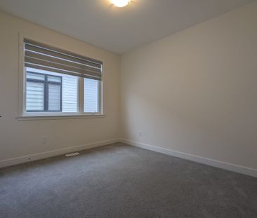 For Lease - 332 Monticello Avenue, Kanata, Ontario - Photo 6