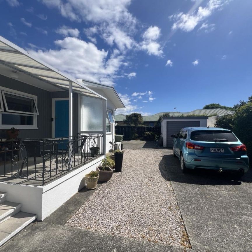 EASY CARE LIVING - Photo 1