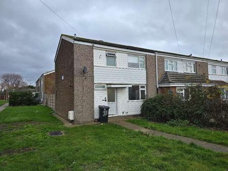 Second Avenue, Canvey Island, Essex, SS8 - Photo 2