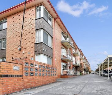 10/44 Fletcher Street, Essendon VIC 3040 - Photo 2