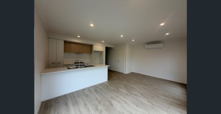 Brand New Modern Family Home – Move In & Enjoy! - Photo 3