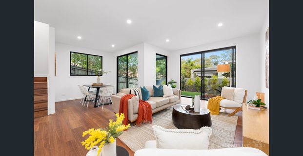 Architecturally Designed 4 Bed Townhouse - Photo 1