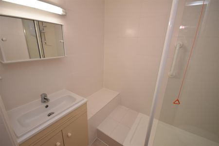 Hesslewell Court, Heswall - Photo 5