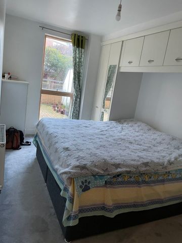 2 Bed Flat, Admiral Court, LS10 - Photo 2