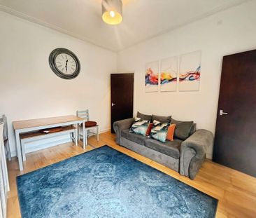 4 bedroom terraced house to rent - Photo 1