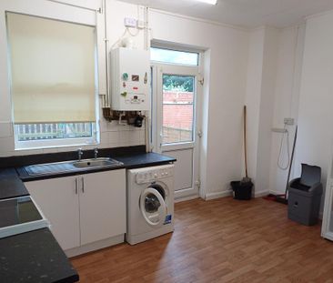 2 bedroom terraced house to rent - Photo 6