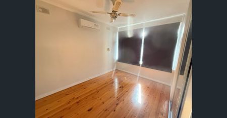 Spacious 3-Bedroom Family Home with Ample Parking on Prime 1location in Salisbury East available for rental - Photo 3