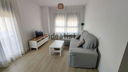 Alquiler de piso en Los Guindos - Parque Mediterráneo - Santa Paula - Photo 3