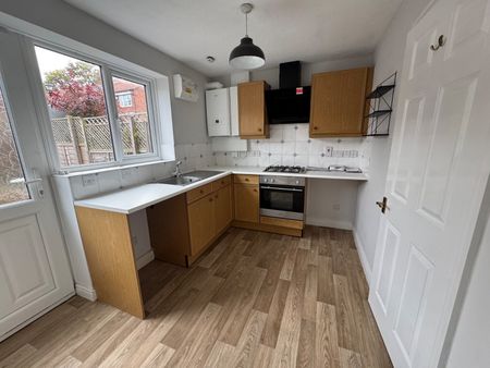 2 bedroom terraced house to rent - Photo 4