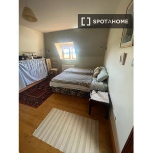 Room for rent in 5-bedroom apartment in Portmarnock, Dublin - Photo 2