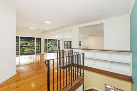 SPACE, VIEWS & STYLE - Photo 3
