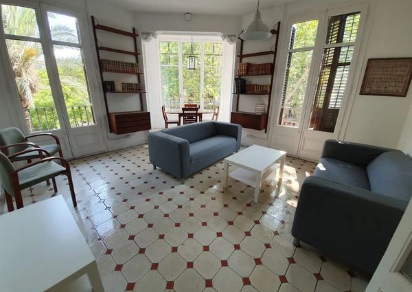 Ronda de Sant Antoni, Barcelona, Catalonia 08001