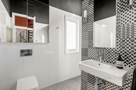 4 High Street South, Kew VIC 3101 - House For Rent | Domain - Photo 2