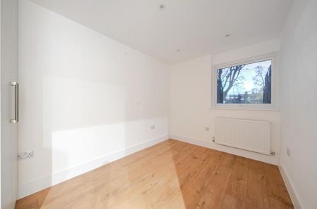 3 bedroom end of terrace house to rent - Photo 5