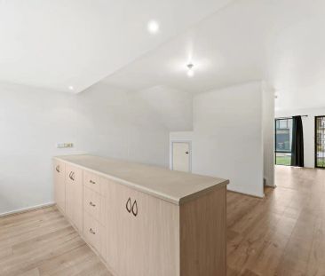 “Low Maintenance Townhouse” - Photo 2