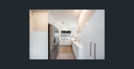 Light-Filled Convenience in a Prime Pascoe Vale Pocket - Photo 2