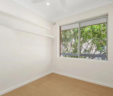 Tranquil Top-Floor Apartment in Premier Seaside Setting - Photo 5