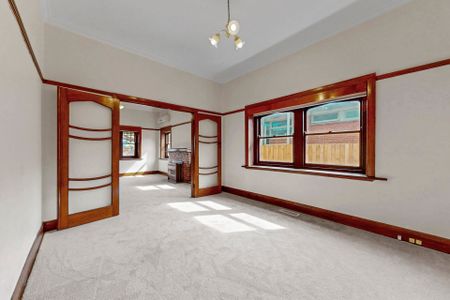 210 Napier Street, Essendon - Photo 4