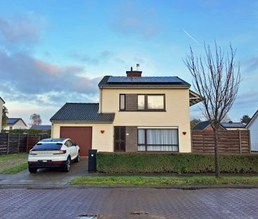 Rustig gelegen vrijstaande gezinswoning met ruime tuin in Eeklo! - Photo 2