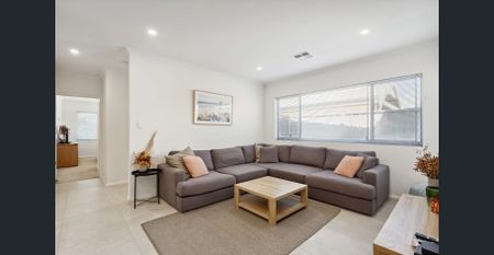 Beautiful Home in Great Central Location - Photo 4