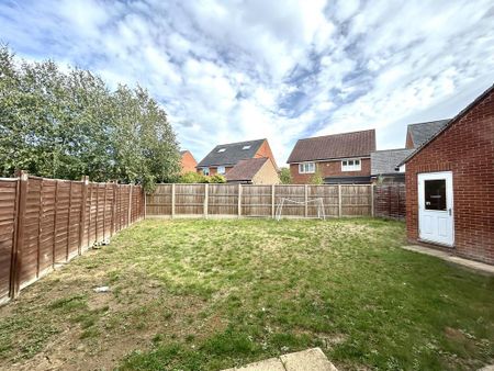 4 bedroom detached house to rent - Photo 3