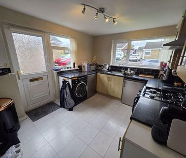 2 bedroom semi-detached bungalow to rent - Photo 1