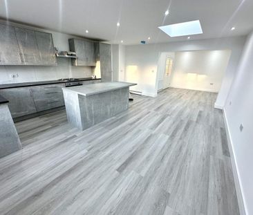 4 bedroom terraced house to rent - Photo 6