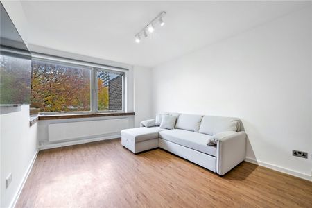 Renovated spacious One Bedroom Apartment in Portered Building - Photo 4