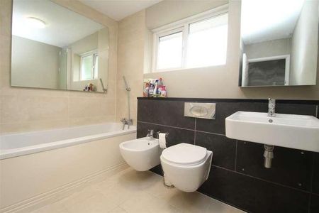 High Street Green, Hemel Hempstead, HP2 - Photo 2