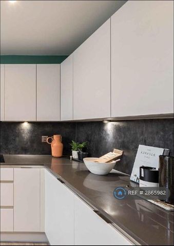 4 bedroom terraced house to rent - Photo 3