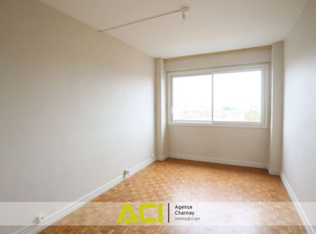 MACON CENTRE – APPARTEMENT T3 BIS AVEC MAGNIFIQUE VUE SUR LE VAL DE SAONE - Photo 2