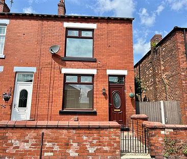 2 Bedroom End of Terrace House For Rent in West Street, Manchester - Photo 1