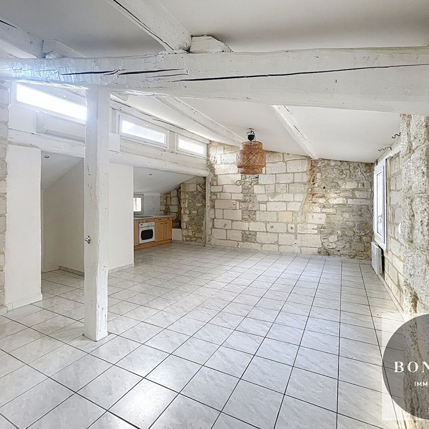 A LOUER AVIGNON INTRA MUROS ( 84000 ) : Appartement Avignon 3 pièces - 82m2 - climatisé - dernier étage !, - Photo 1
