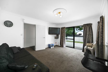 Exceptional 4-Bedroom Family Home for Lease in Pukete, Hamilton. - Photo 2