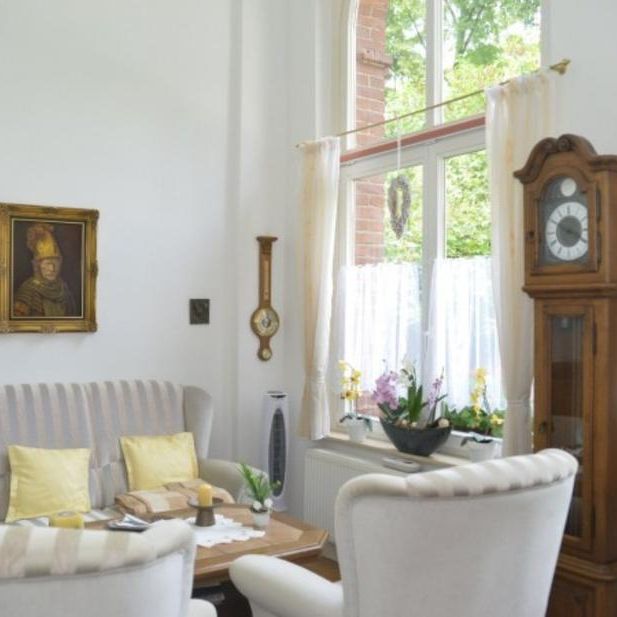 Servicewohnen & Pflege in der Seniorenresidenz Breddegarten - Photo 1